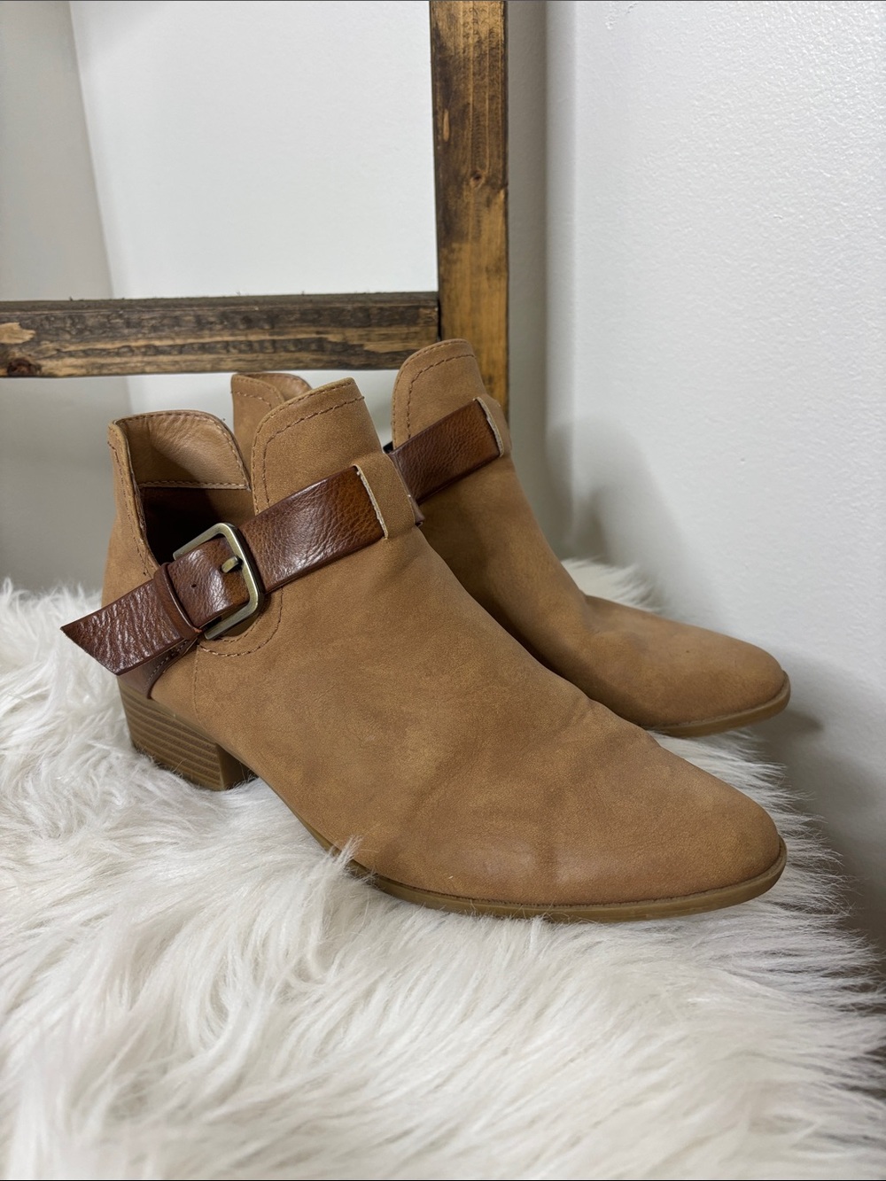 Wonderly Tan Suede Maeve Ankle Booties with Brown Buckle Strap Accent Size 8